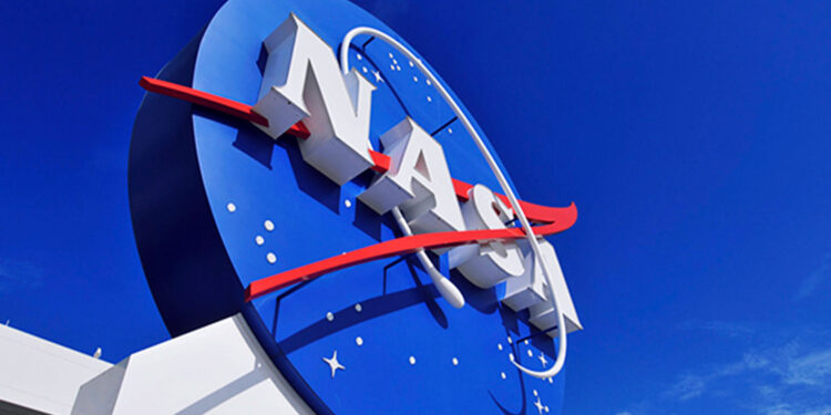 Estudiante de Ingeniería vende Gorras para financiar su participación en la NASA