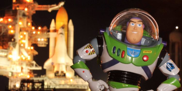 Además de DINOSAURIOS, ¿qué objetos han viajado al ESPACIO?