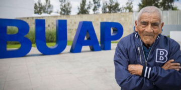 Abuelito de 85 años se gradúa como Ingeniero