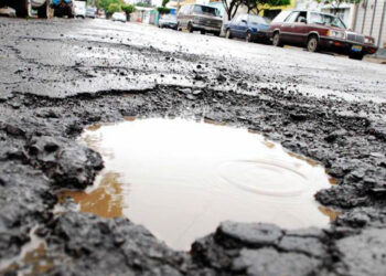 Mexicano creó pavimento anti baches reutilizando llantas