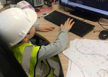 -¿No eres muy joven para ser Ingeniero?