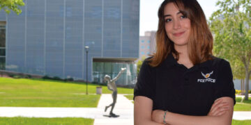 Estudiante de Ingeniería logra puesto permanente en Tesla