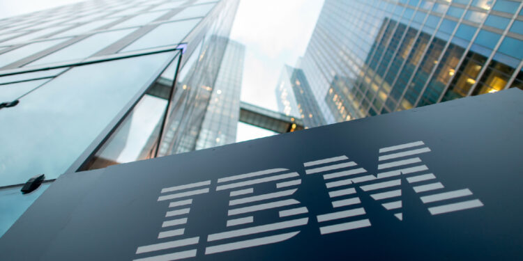 IBM Lanza Certificado Profesional de Analista de Datos ¡Es Gratis y en Línea!